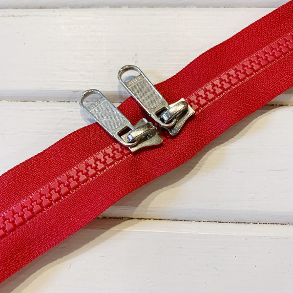 Two-Way Zipper - 20" - Red - 1 zipper - Measure: a fabric parlor