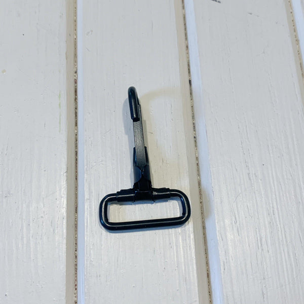 Square Fixed Latch - 1" - Matte Black - 1 Latch - Measure: a fabric parlor